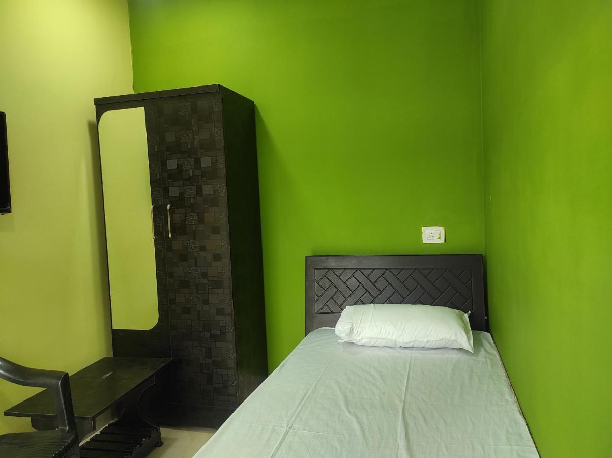 Hotel Sk Lodge Near Guwahati Airport Εξωτερικό φωτογραφία